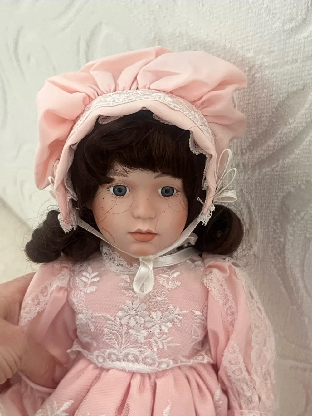 Vintage Dynasty Doll Collection Porcelain Doll Pink Lace Dress & Bonnet with Box